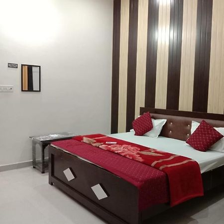 Ramam Hotel By Naavagat 700Mtr From Shri Ram Janambhumi Ayodhya المظهر الخارجي الصورة