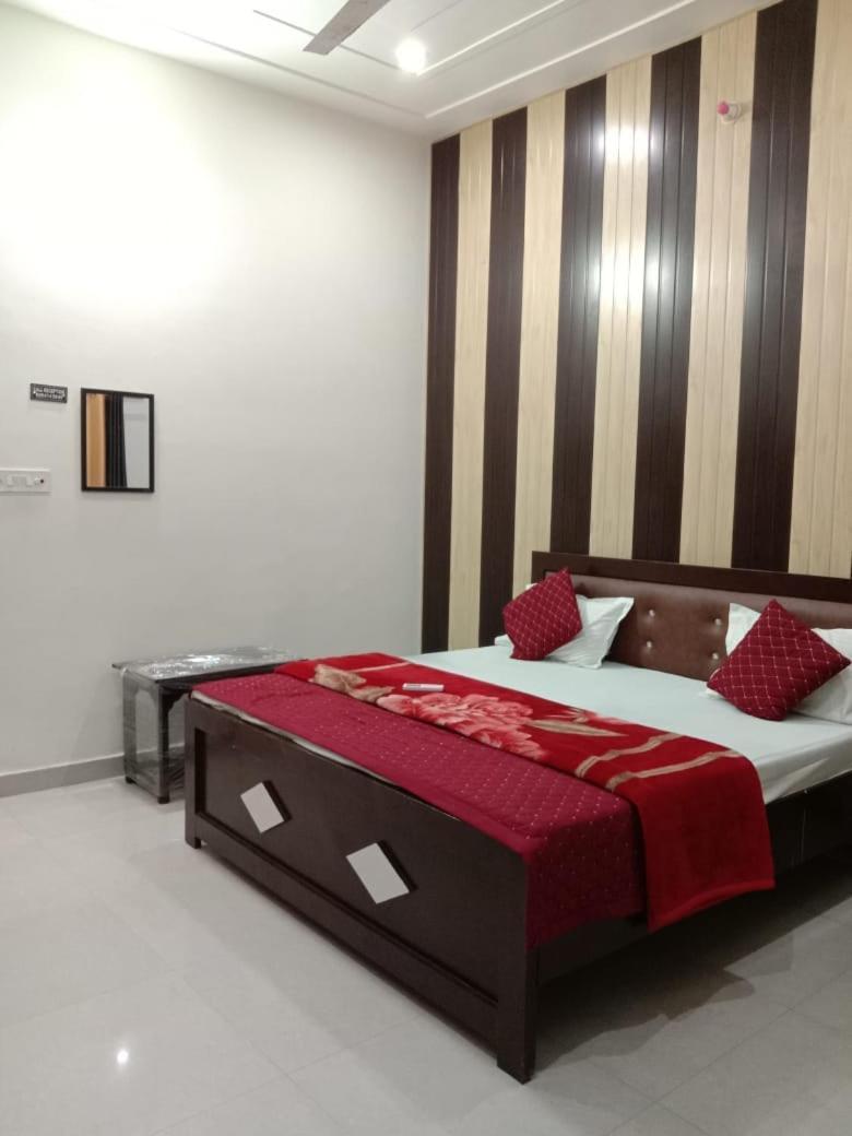 Ramam Hotel By Naavagat 700Mtr From Shri Ram Janambhumi Ayodhya المظهر الخارجي الصورة